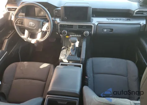 2024 Toyota Tacoma Double Cab z USA, uszkodzony, nr VIN 3TYKB5FN2RT004388